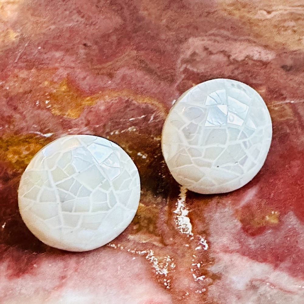 VINTAGE 1980s EARRINGS LARGE WHITE GENUINE MOTHER OF PEARL MOSAIC ROUND BUTTONS